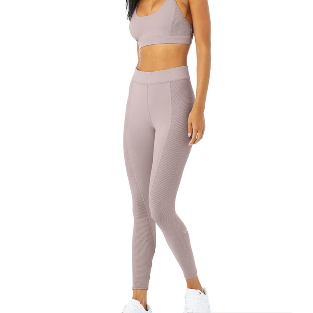 ALO Yoga High-Waisted 7/8 No Limits Leggings